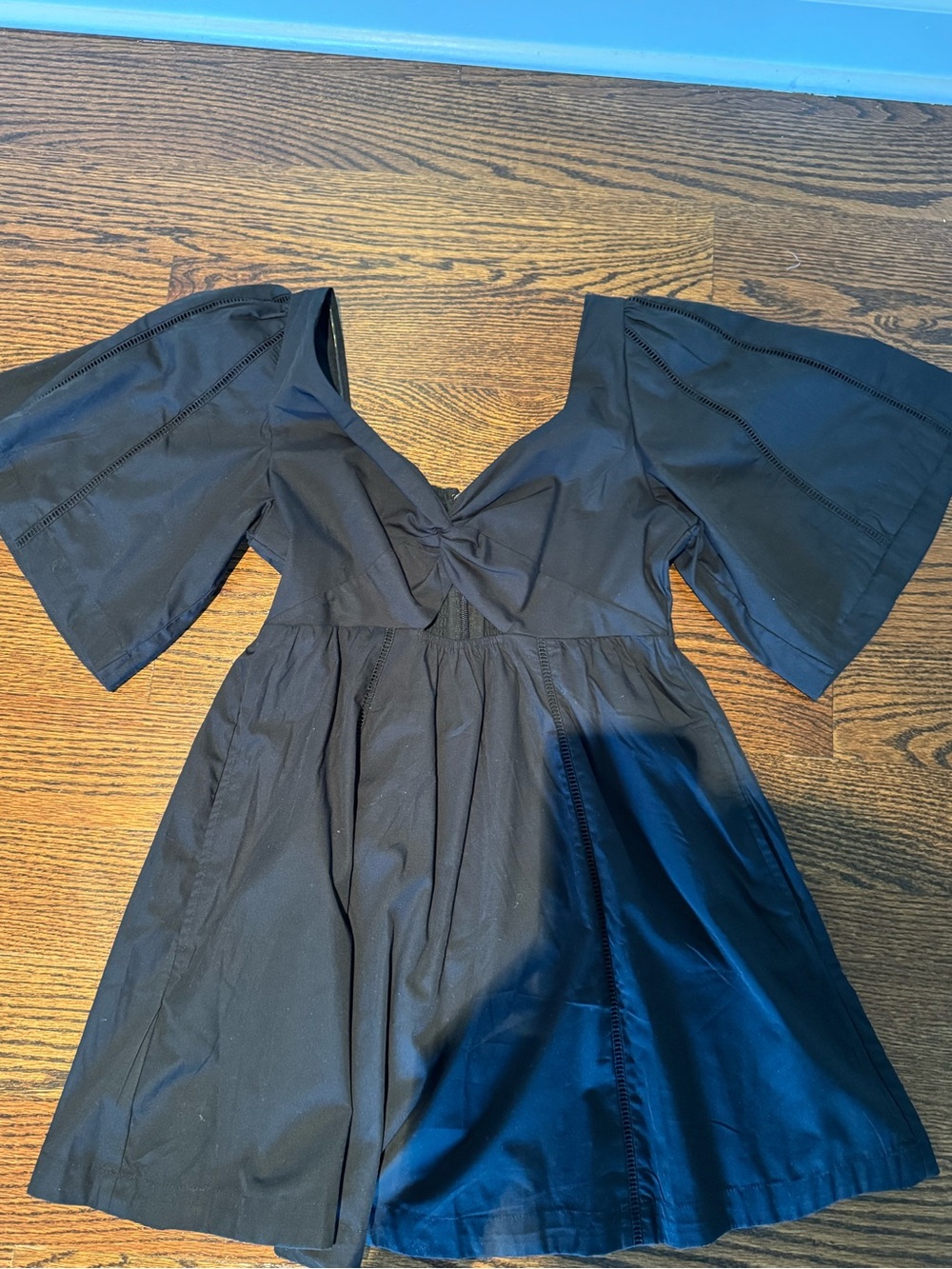 Abercrombie Black V-Neck Tie-Front Short Dress